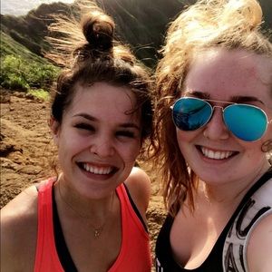 Meet your Posher, Maya